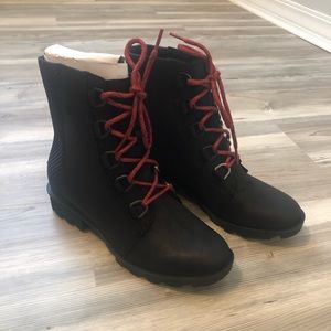 Sorel Phoenix™ Short Lace Boot NWT Black size 8